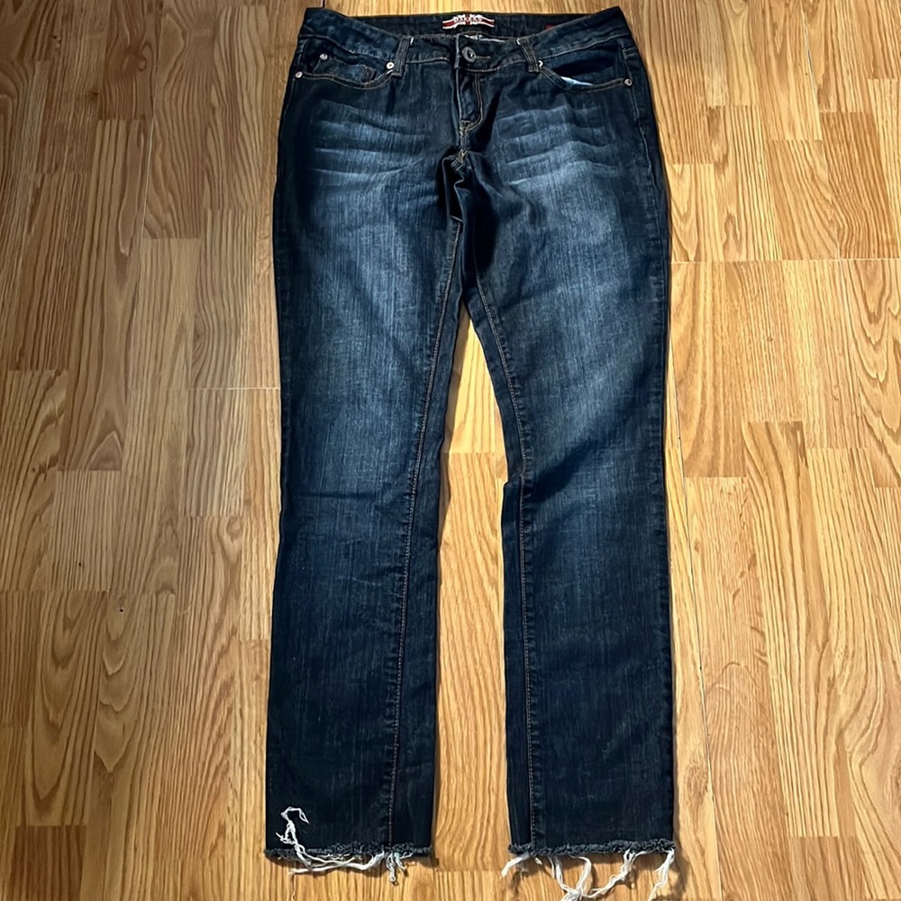 MAKERS of True Originals Jeans, Size 30, Skinny, Legs are frayed, not hemmed.